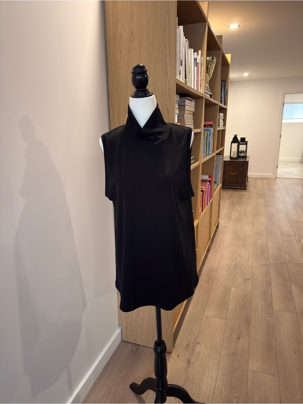 Women’s Sleeveless Mock Neck Camisole - Black